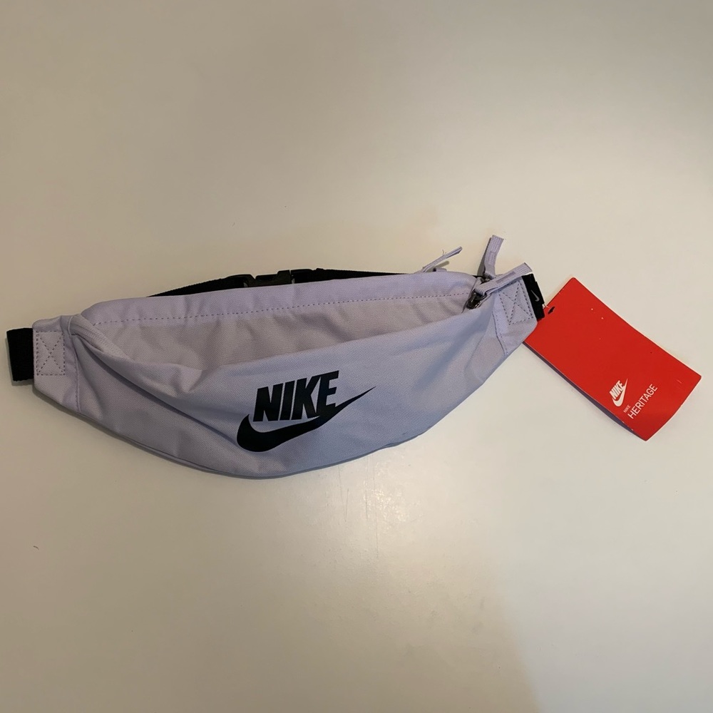 Nike Sportswear Heritage Hip Pack, Lilac